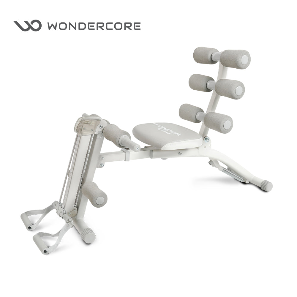 Wonder Core 2 全能塑體健身機（星霧灰）產品照，整合划船拉繩、核心滾輪靠墊與下半身訓練的居家多功能健身機